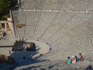 Épidaure, Le théâtre. 12000 places, tout de même !