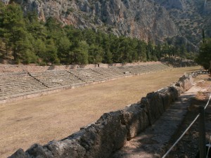 Stade, Delphes